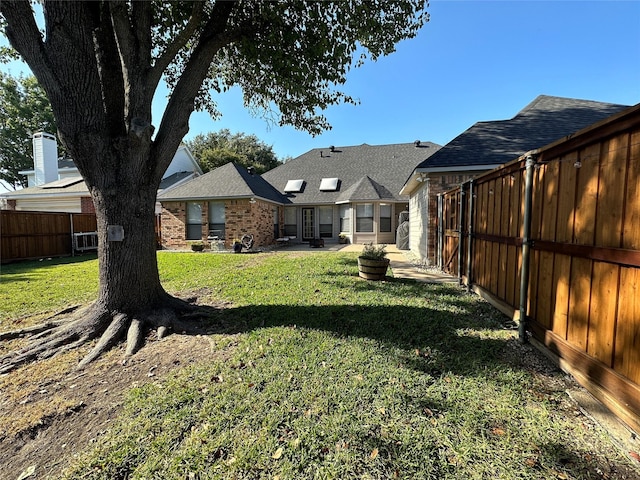 view of yard featuring a patio