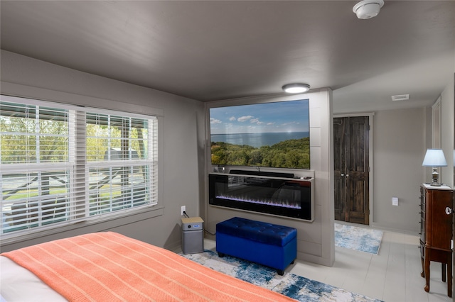 bedroom featuring a closet