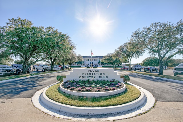 view of community / neighborhood sign