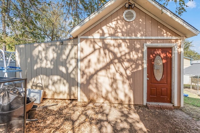 view of outbuilding