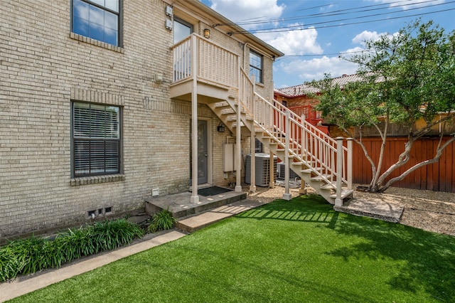 view of yard with central AC unit