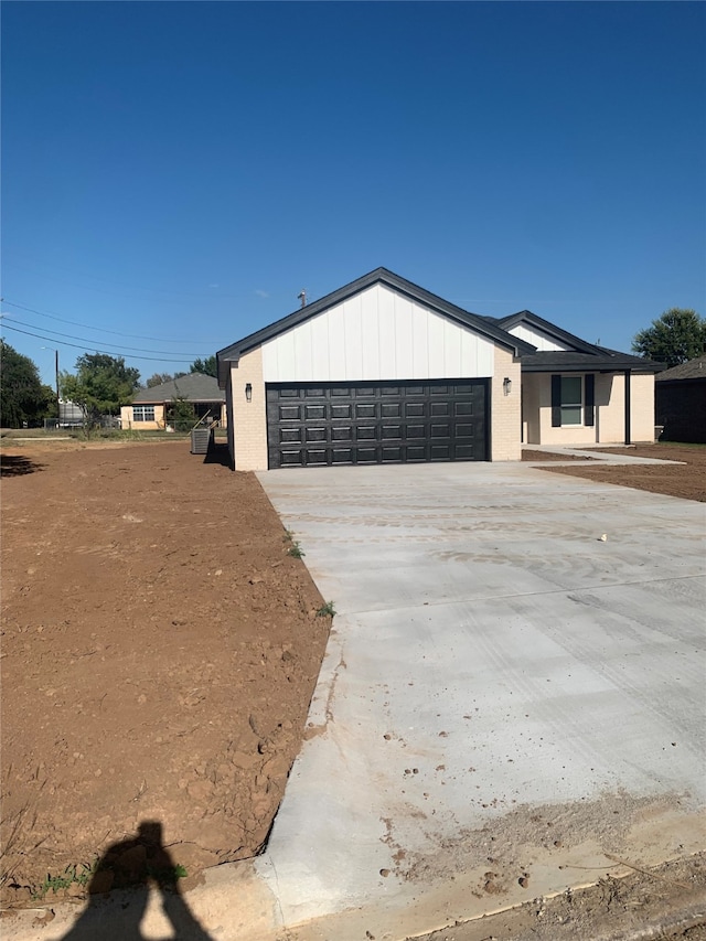 view of front of home featuring a garage