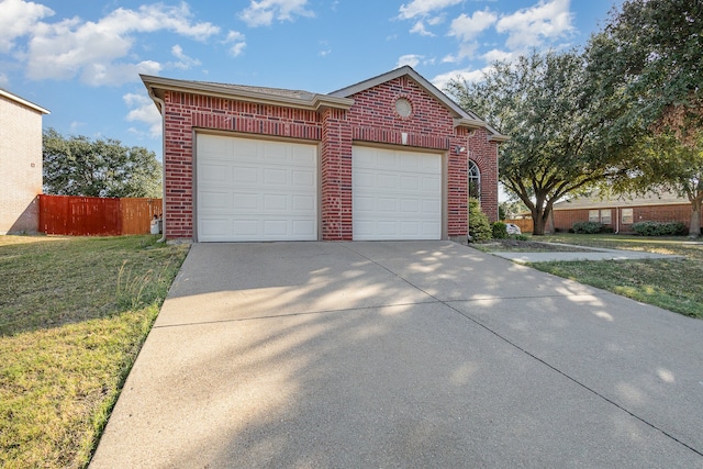 view of front of property with a front yard