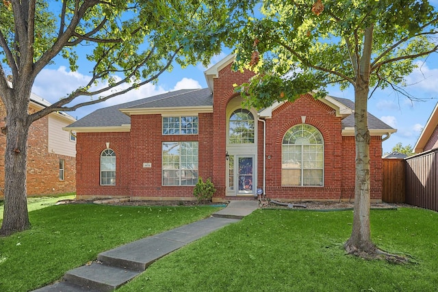 view of front of house featuring a front yard