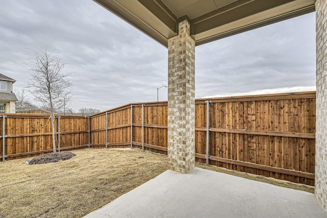 view of yard featuring a patio