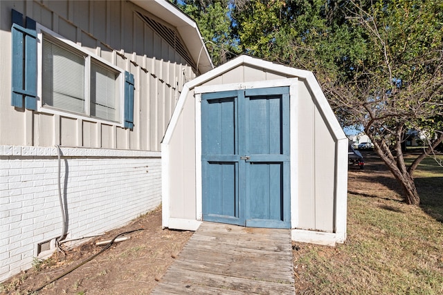 view of outdoor structure