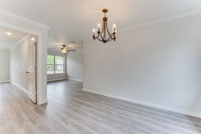 spare room featuring light hardwood / wood-style flooring, ceiling fan with notable chandelier, and crown molding