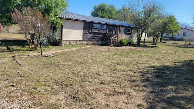 view of front of house with a front yard