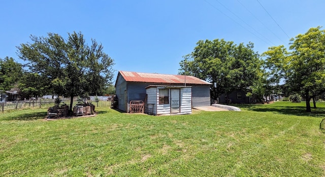 view of yard with a shed