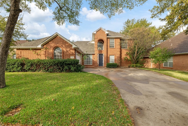 view of front of house with a front yard