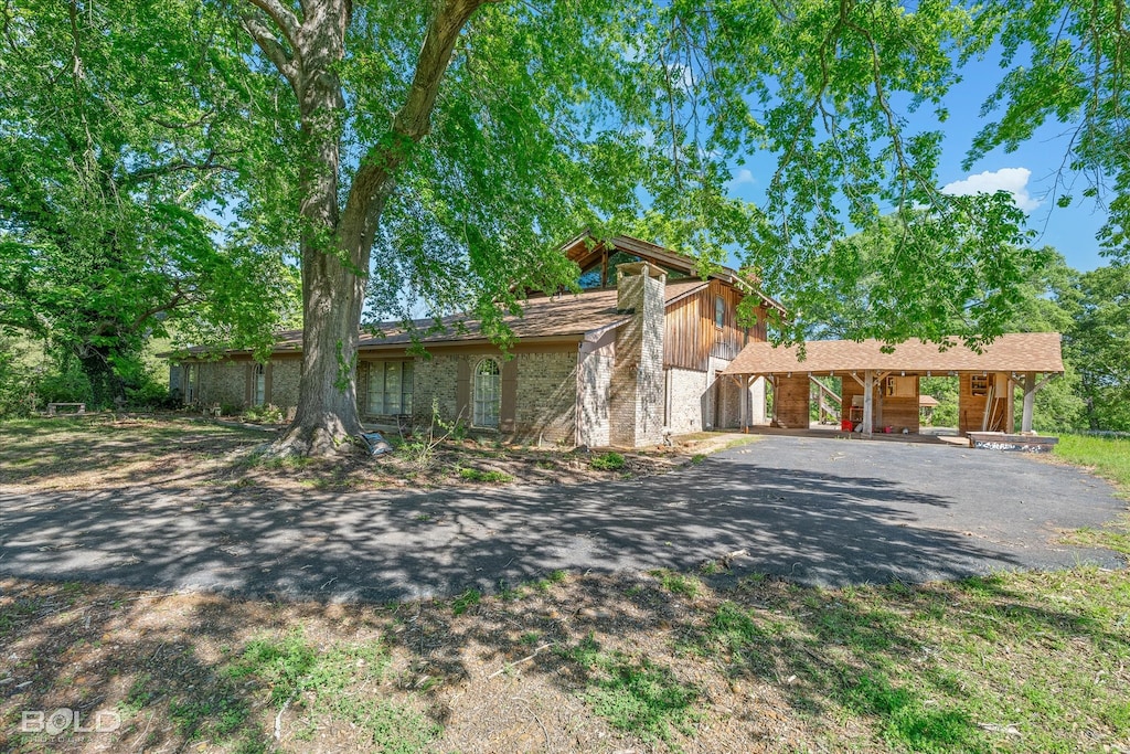 view of front of property