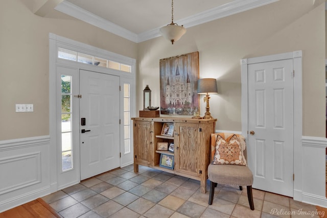 entryway with crown molding