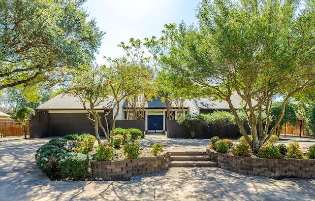 Listing photo 3 for 6810 Winding Rose Trl, Dallas TX 75252