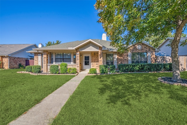 view of front of property with a front yard