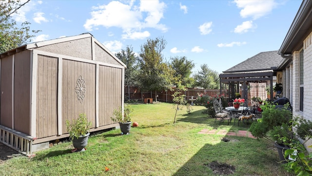 view of yard with a shed