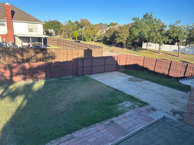 view of yard with a patio