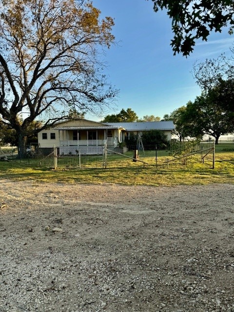 view of front of property