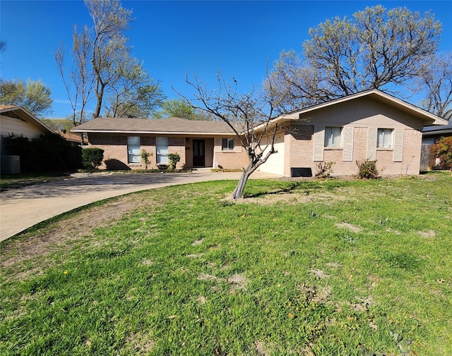 single story home featuring central air condition unit and a front yard