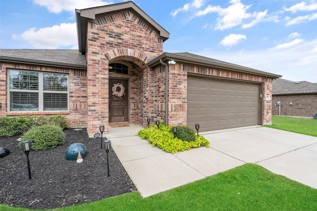 view of front of house featuring a garage