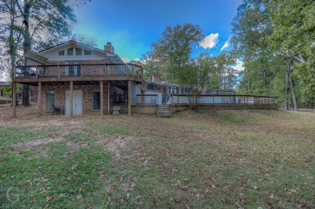 view of outdoor structure featuring a yard