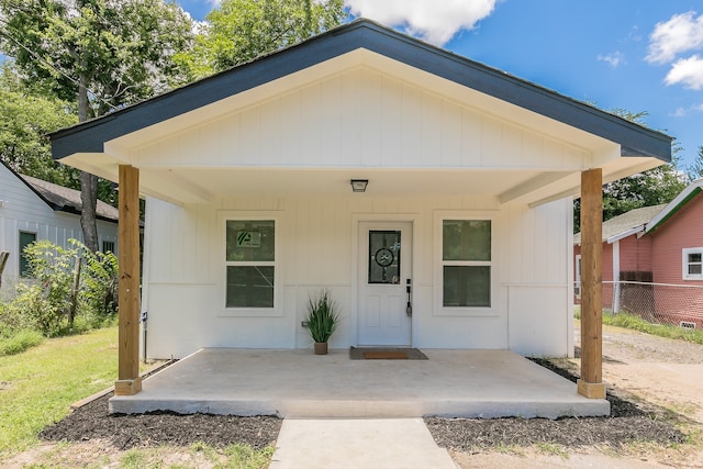 view of front of house with a porch