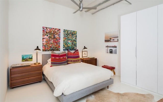 bedroom featuring ceiling fan