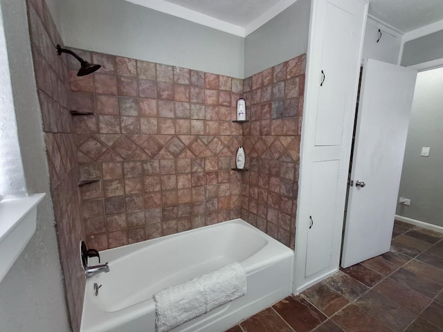 bathroom with tiled shower / bath