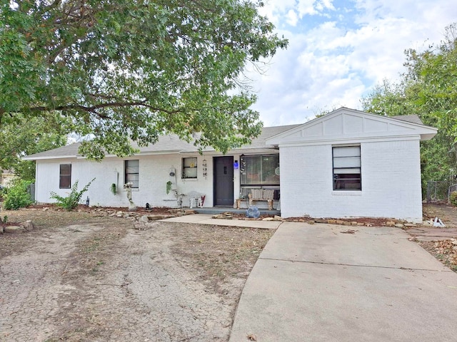 view of front of house featuring a porch