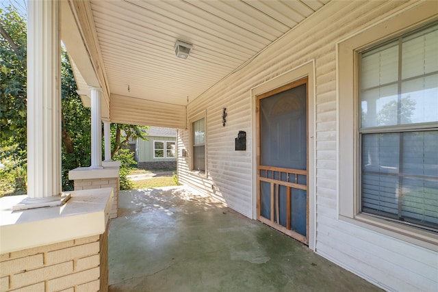 view of patio / terrace with covered porch