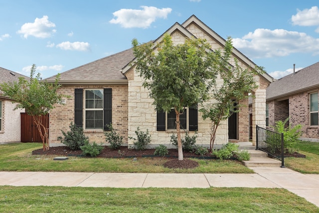 view of front of house with a front yard