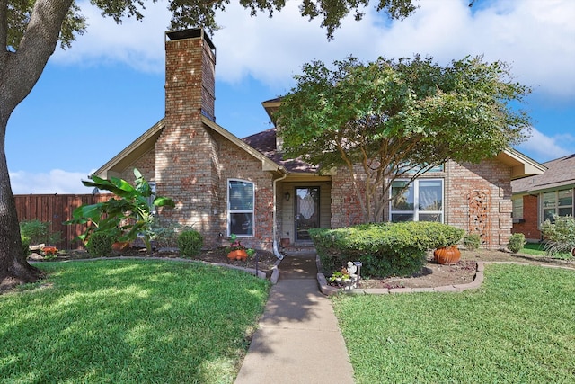 view of front of property with a front yard