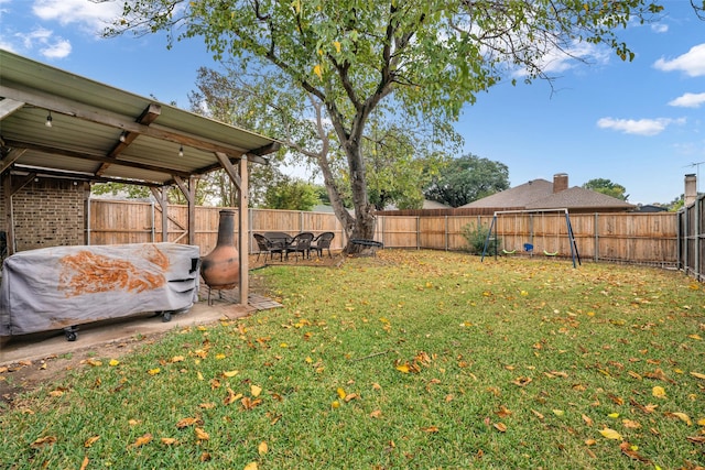 view of yard featuring a patio