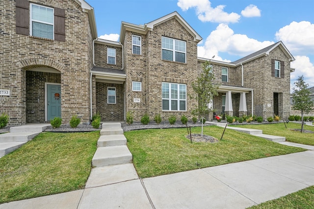 view of front of property with a front yard