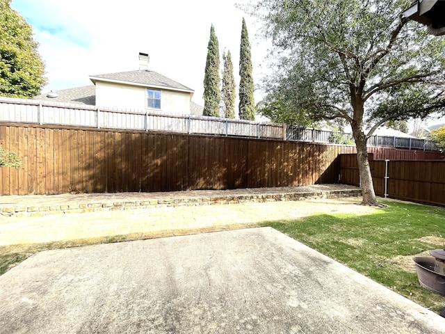 view of yard with a patio