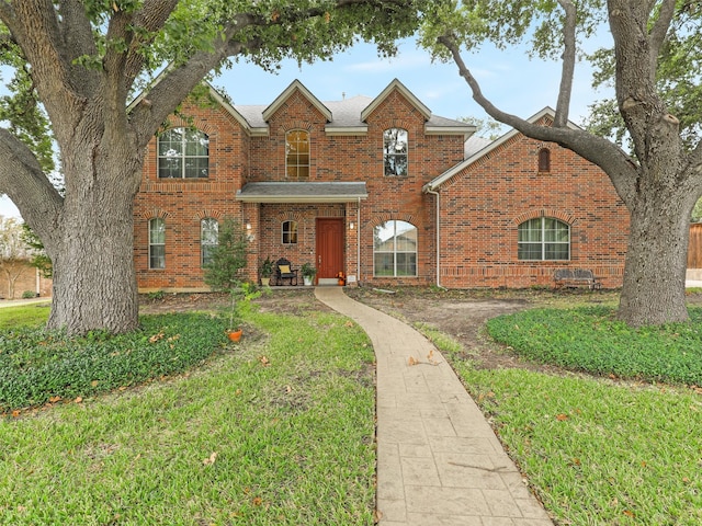 view of front of house featuring a front yard