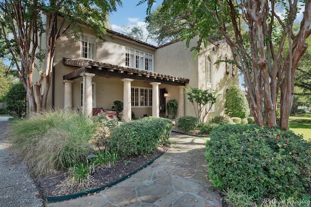 view of mediterranean / spanish-style house