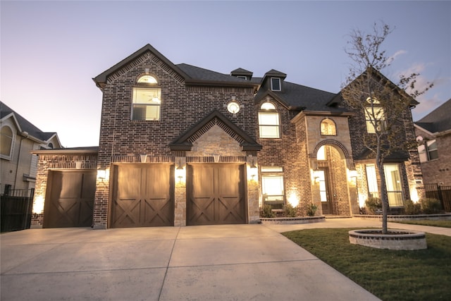 view of front facade featuring a garage