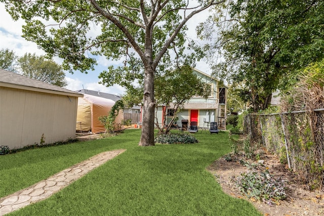 726 S Clinton Ave, Dallas, TX 75208 - view of yard