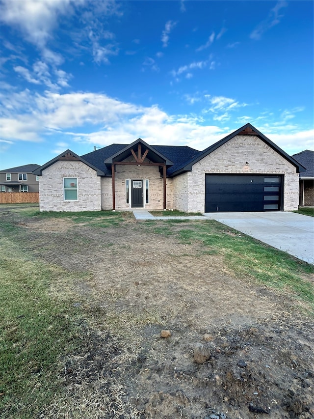 view of front facade with a garage