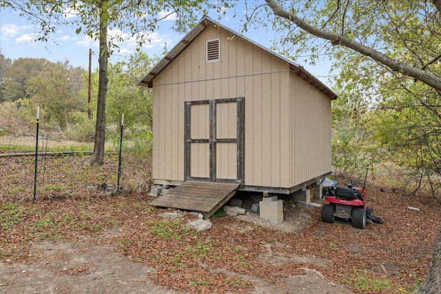 view of outbuilding