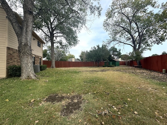 view of yard with cooling unit