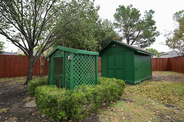 view of outbuilding