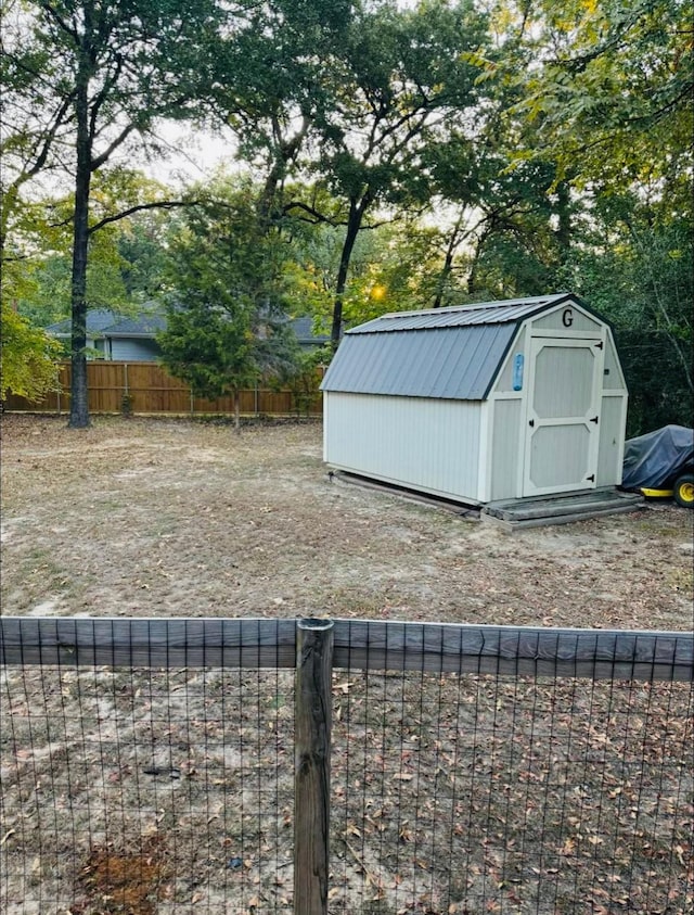 view of outbuilding