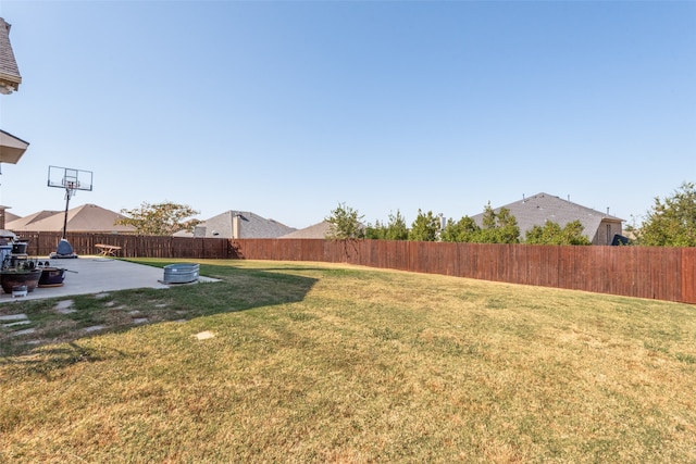 view of yard with a patio