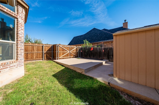 view of yard with a patio