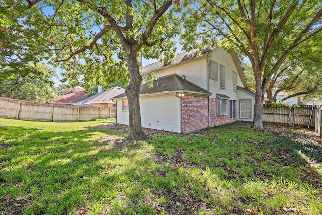 exterior space featuring a yard