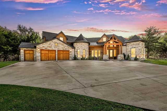 view of front facade featuring a garage