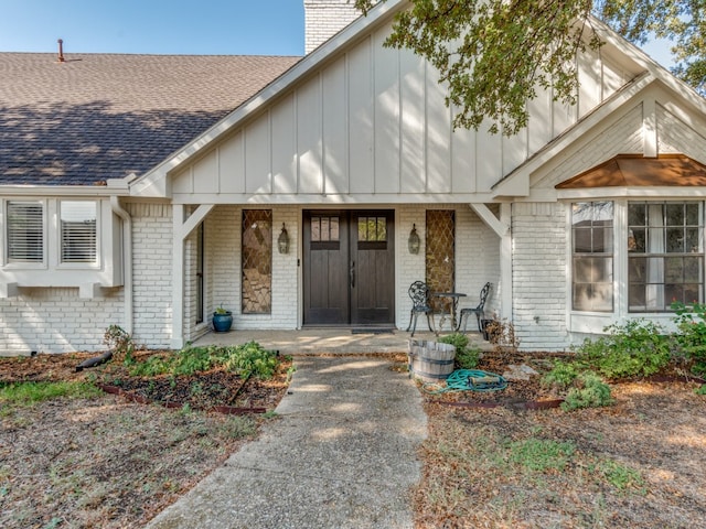 view of front of property with a porch