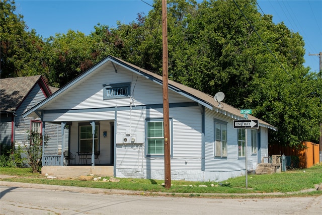 view of front facade with a porch