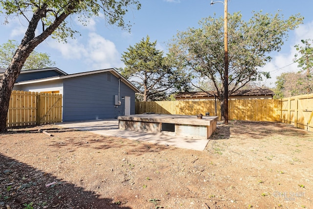 view of yard with a patio area